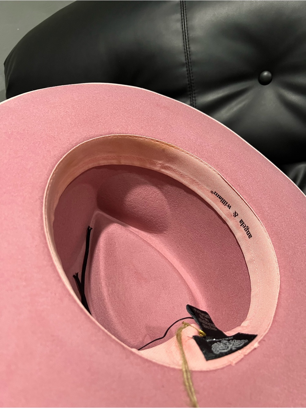 Angela & Willam pink woman's hat - Picture 3 of 10
